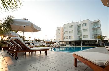 Frixos Suites Hotel Apts Voroklini Exterior photo